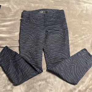 Rock and republic stretch pull up jeans